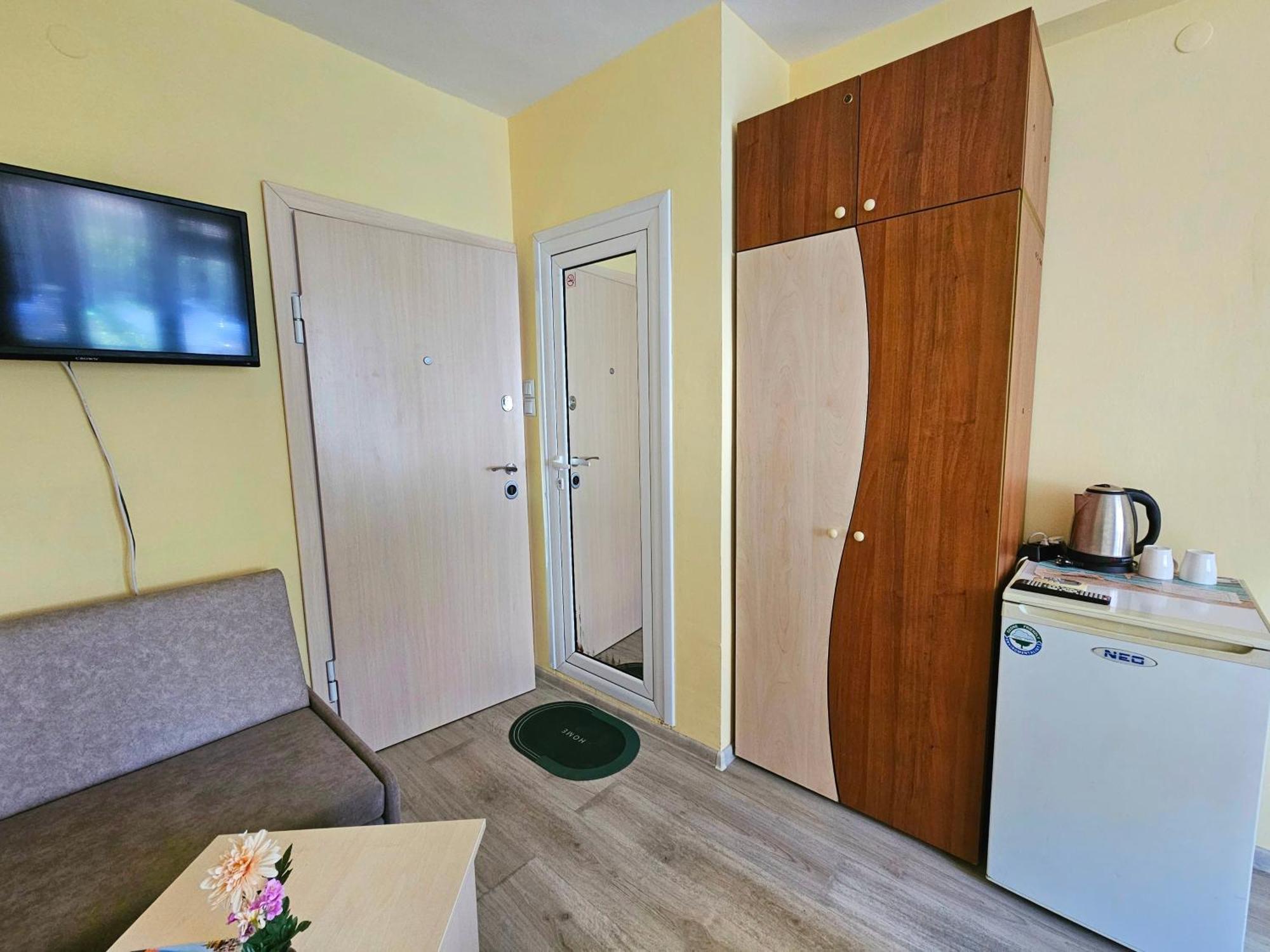 Амбър Апартамент И Стая За Гости Sosopol Exterior foto
