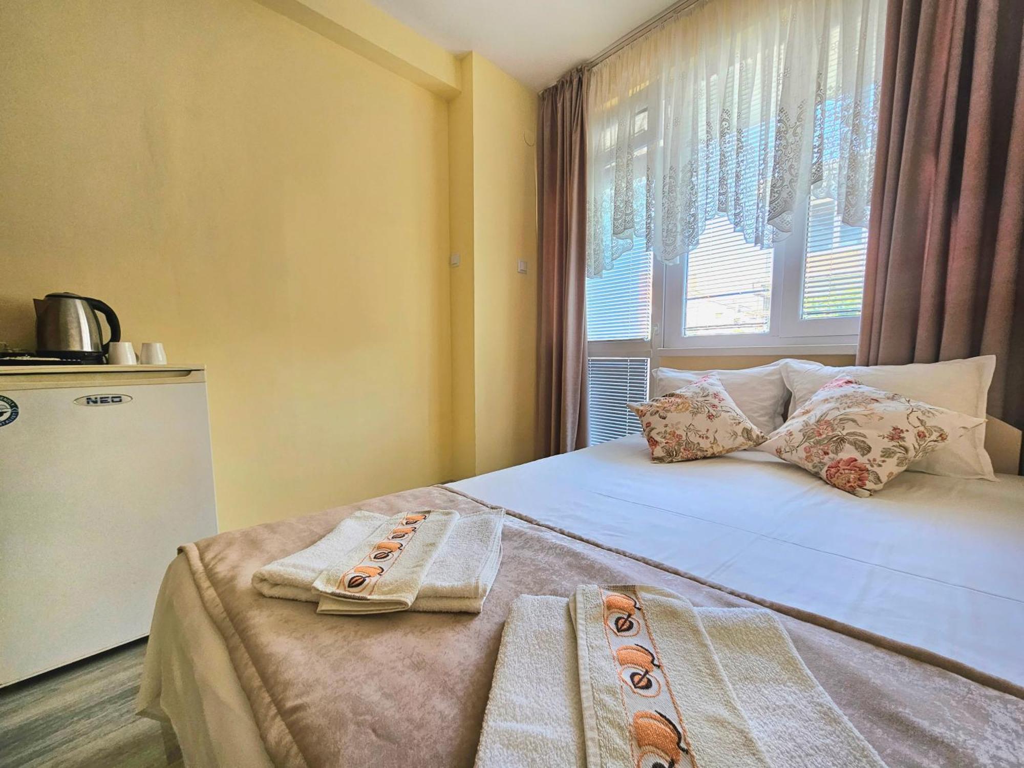 Амбър Апартамент И Стая За Гости Sosopol Exterior foto